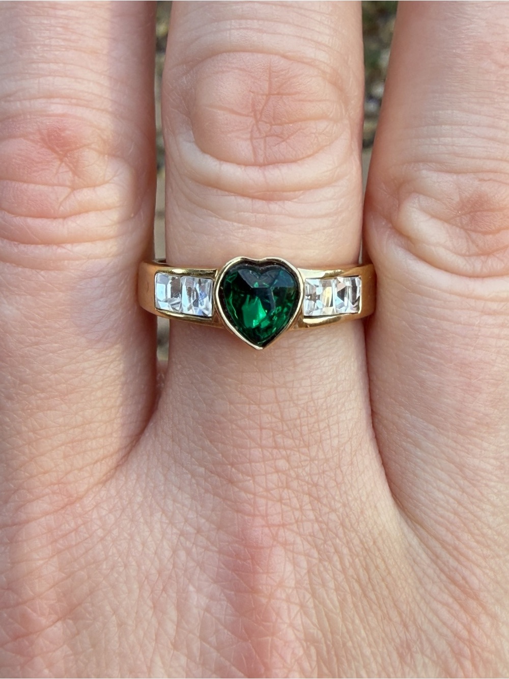 Vintage Deadstock Emerald Heart Ring | Size 8